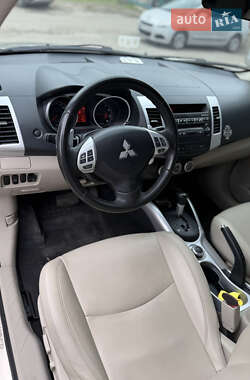 Позашляховик / Кросовер Mitsubishi Outlander 2008 в 