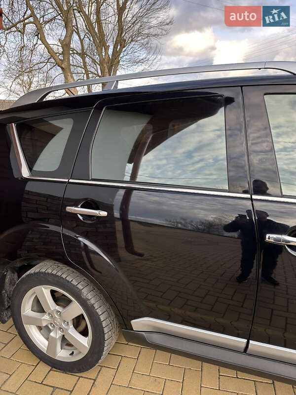Внедорожник / Кроссовер Mitsubishi Outlander 2009 в Староконстантинове