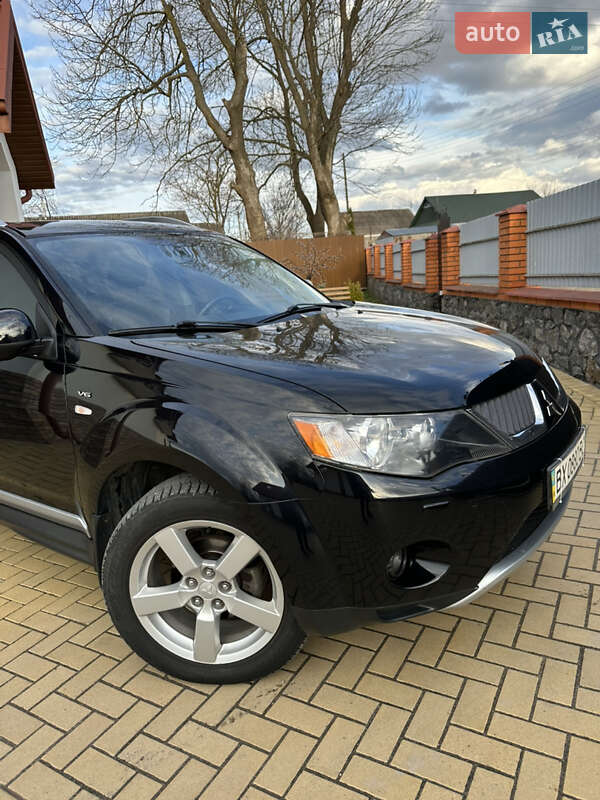 Внедорожник / Кроссовер Mitsubishi Outlander 2009 в Староконстантинове