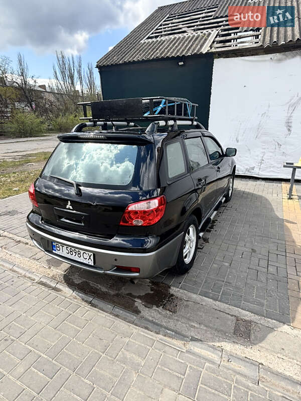 Внедорожник / Кроссовер Mitsubishi Outlander 2005 в Херсоне