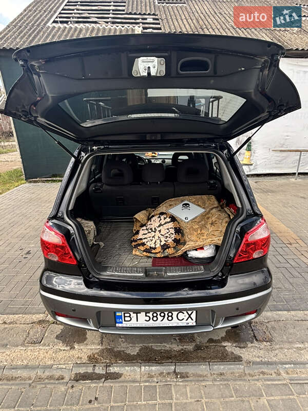 Внедорожник / Кроссовер Mitsubishi Outlander 2005 в Херсоне