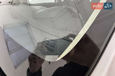 Позашляховик / Кросовер Mitsubishi Outlander 2014 в 