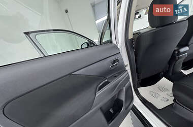 Позашляховик / Кросовер Mitsubishi Outlander 2014 в 