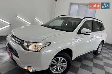 Позашляховик / Кросовер Mitsubishi Outlander 2014 в 