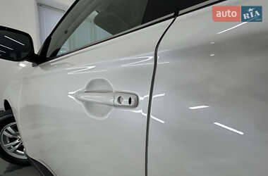 Позашляховик / Кросовер Mitsubishi Outlander 2014 в 