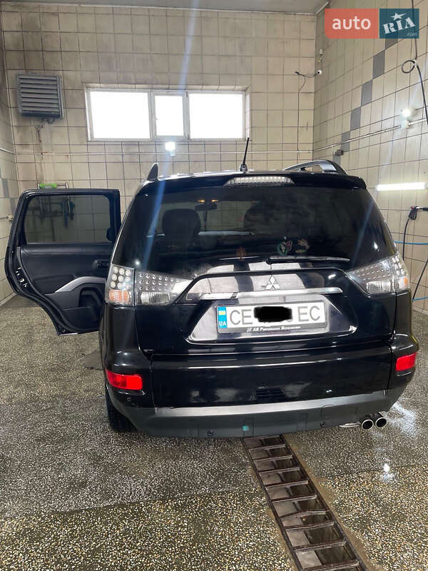 Внедорожник / Кроссовер Mitsubishi Outlander 2011 в Черновцах