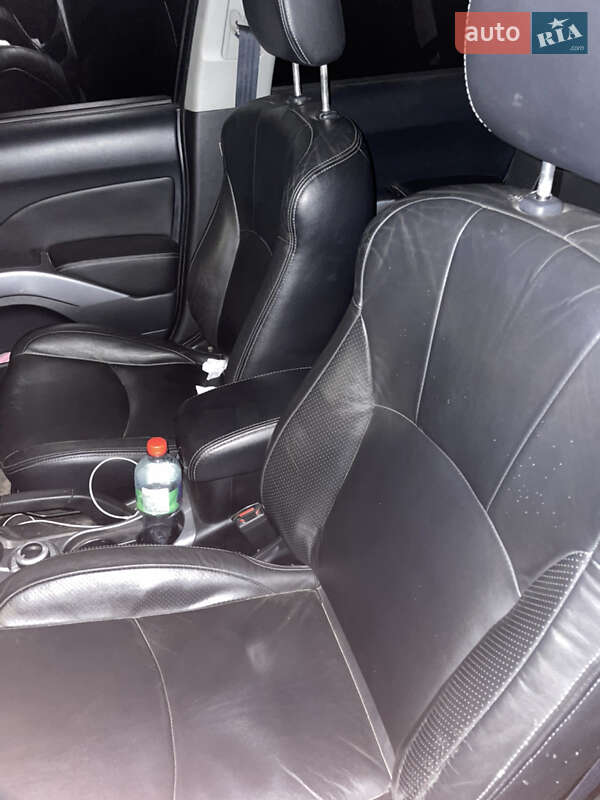 Позашляховик / Кросовер Mitsubishi Outlander 2009 в Дніпрі фото 2 Позашляховик / Кросовер Mitsubishi Outlander 2009 в Дніпрі