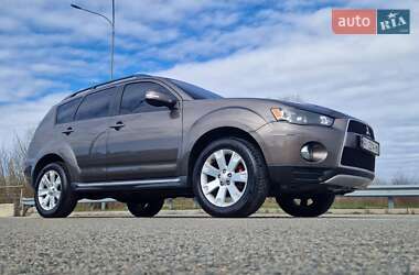 Позашляховик / Кросовер Mitsubishi Outlander 2011 в 