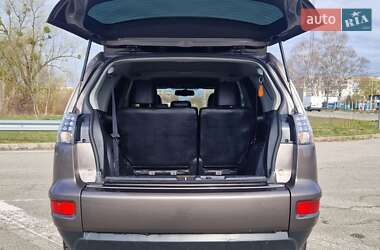 Позашляховик / Кросовер Mitsubishi Outlander 2011 в 