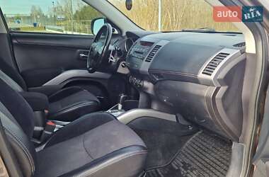 Позашляховик / Кросовер Mitsubishi Outlander 2011 в 