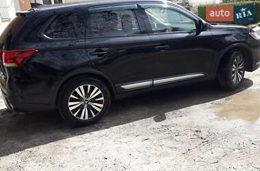 Внедорожник / Кроссовер Mitsubishi Outlander 2018 в Каменец-Подольском