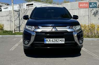 Позашляховик / Кросовер Mitsubishi Outlander 2018 в Дніпрі