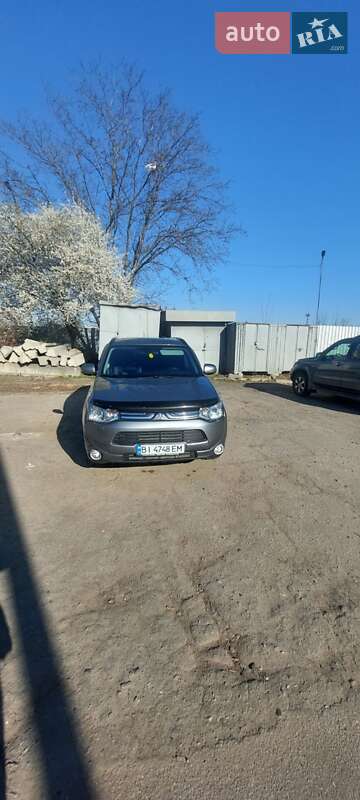 Позашляховик / Кросовер Mitsubishi Outlander 2012 в Полтаві