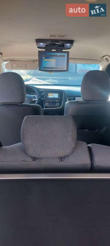 Позашляховик / Кросовер Mitsubishi Outlander 2012 в Полтаві