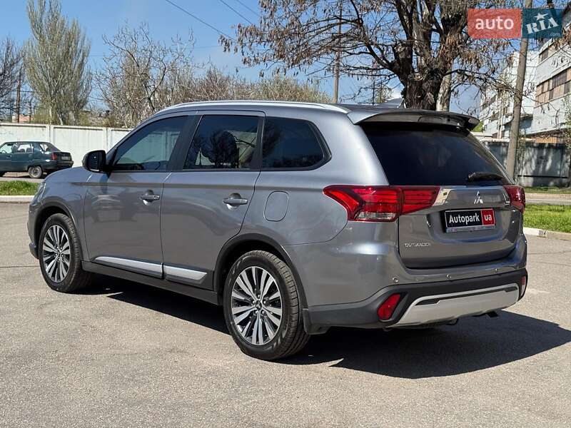 Позашляховик / Кросовер Mitsubishi Outlander 2019 в Запоріжжі