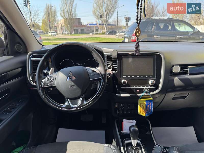 Позашляховик / Кросовер Mitsubishi Outlander 2019 в Запоріжжі
