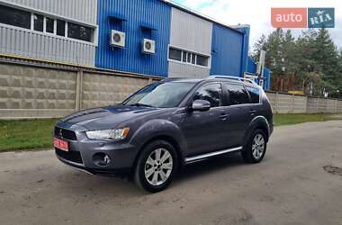 Внедорожник / Кроссовер Mitsubishi Outlander 2010 в 