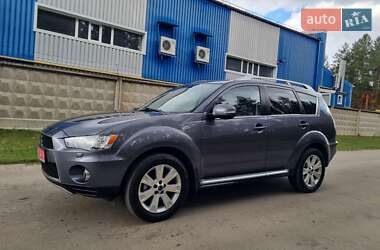 Внедорожник / Кроссовер Mitsubishi Outlander 2010 в 
