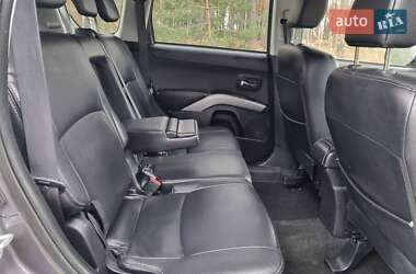 Внедорожник / Кроссовер Mitsubishi Outlander 2010 в 