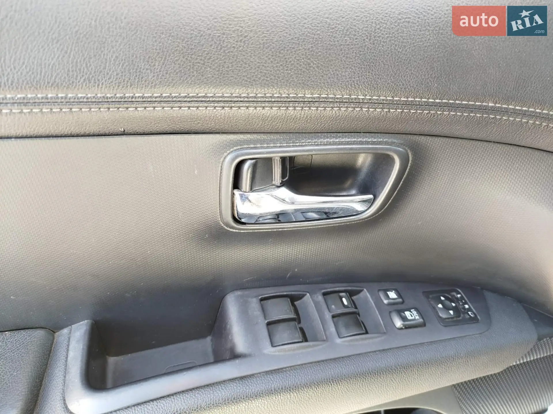 2010 Mitsubishi Outlander - мініатюра 34