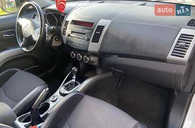 Позашляховик / Кросовер Mitsubishi Outlander 2009 в 