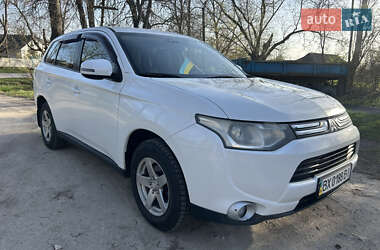 Позашляховик / Кросовер Mitsubishi Outlander 2012 в 