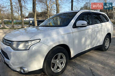 Позашляховик / Кросовер Mitsubishi Outlander 2012 в 