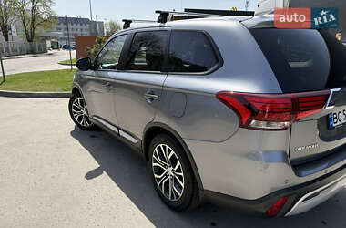 Внедорожник / Кроссовер Mitsubishi Outlander 2020 в 