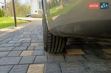 Позашляховик / Кросовер Mitsubishi Outlander 2006 в 