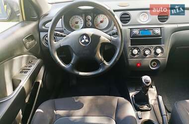 Позашляховик / Кросовер Mitsubishi Outlander 2006 в 
