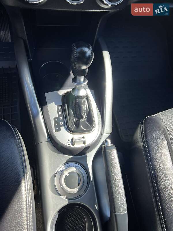Внедорожник / Кроссовер Mitsubishi Outlander 2010 в Коломые