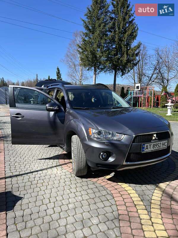 Внедорожник / Кроссовер Mitsubishi Outlander 2010 в Коломые