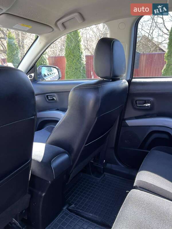 Внедорожник / Кроссовер Mitsubishi Outlander 2010 в Коломые