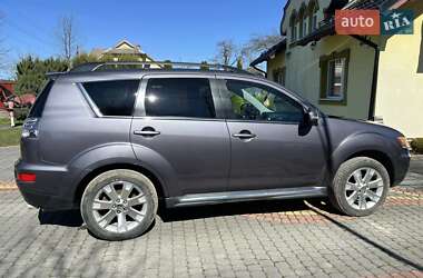Внедорожник / Кроссовер Mitsubishi Outlander 2010 в 