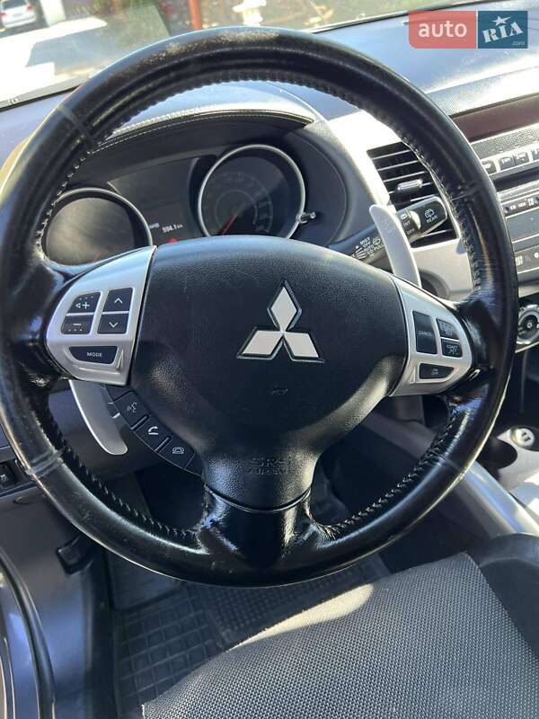 Внедорожник / Кроссовер Mitsubishi Outlander 2010 в Коломые