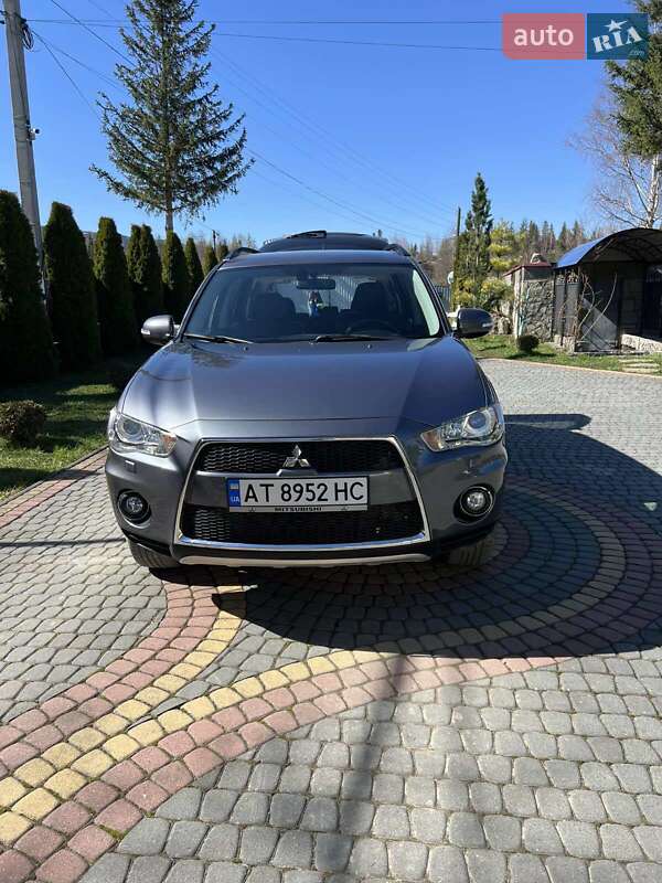 Внедорожник / Кроссовер Mitsubishi Outlander 2010 в Коломые