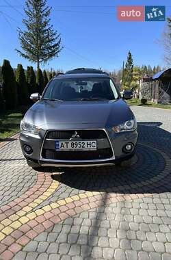 Внедорожник / Кроссовер Mitsubishi Outlander 2010 в 