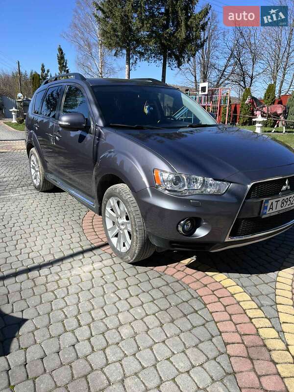 Внедорожник / Кроссовер Mitsubishi Outlander 2010 в Коломые
