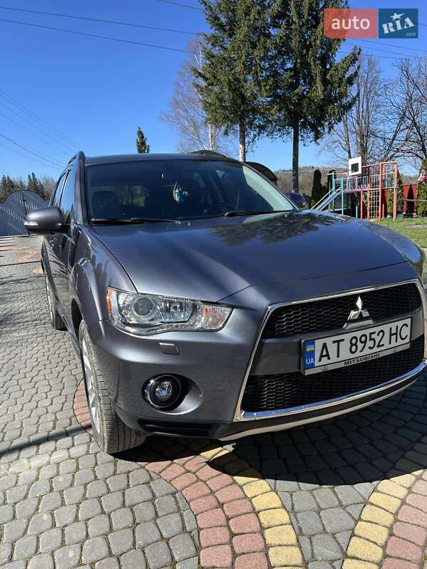 Внедорожник / Кроссовер Mitsubishi Outlander 2010 в Коломые