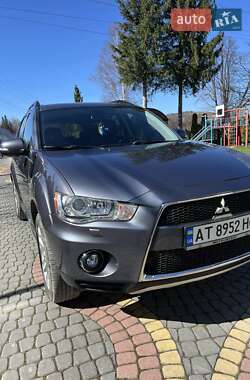 Внедорожник / Кроссовер Mitsubishi Outlander 2010 в 