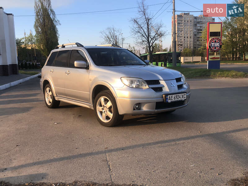 Внедорожник / Кроссовер Mitsubishi Outlander 2010 в Харькове