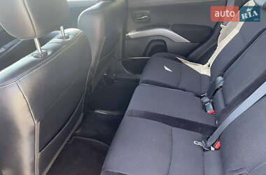 Позашляховик / Кросовер Mitsubishi Outlander 2010 в 
