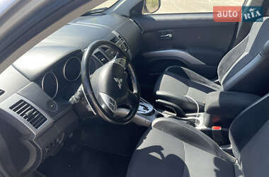 Позашляховик / Кросовер Mitsubishi Outlander 2010 в 