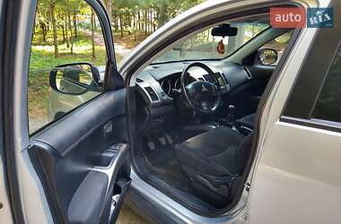 Внедорожник / Кроссовер Mitsubishi Outlander 2010 в 