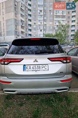 Внедорожник / Кроссовер Mitsubishi Outlander 2021 в 