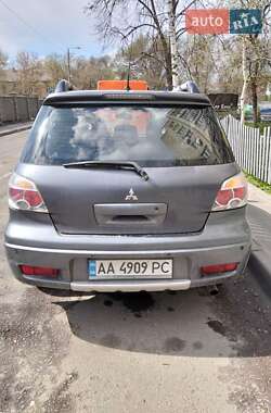 Внедорожник / Кроссовер Mitsubishi Outlander 2009 в 