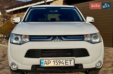 Внедорожник / Кроссовер Mitsubishi Outlander 2012 в 