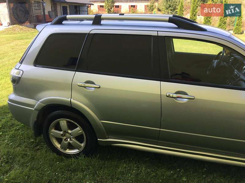 Позашляховик / Кросовер Mitsubishi Outlander 2006 в Старому Самборі