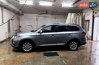 Позашляховик / Кросовер Mitsubishi Outlander 2021 в Кропивницькому