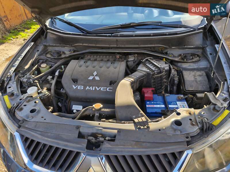 Позашляховик / Кросовер Mitsubishi Outlander 2009 в Кривому Розі